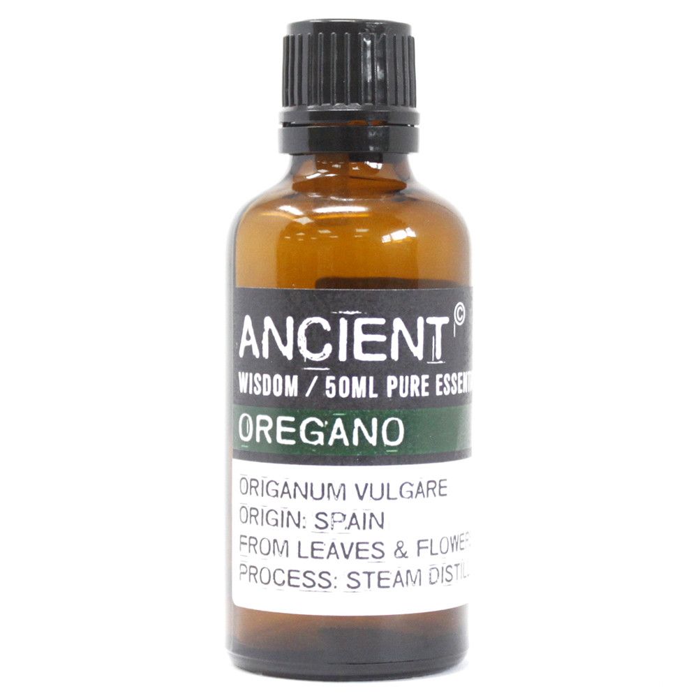 Frasco de aceite esencial de orégano 50 ml sobre fondo blanco