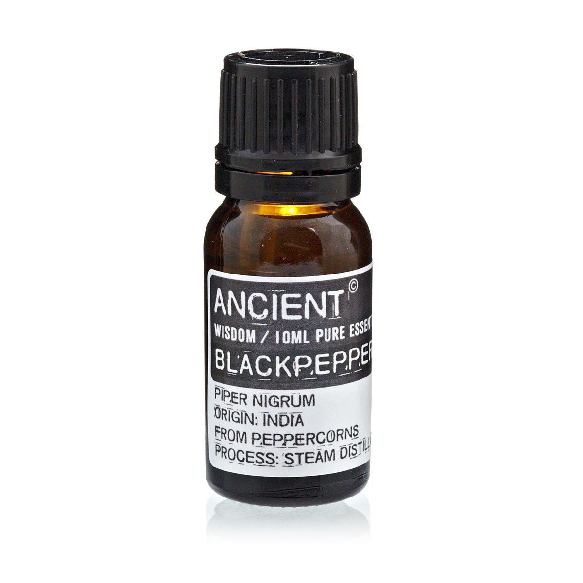 Frasco de aceite esencial de pimienta negra sobre fondo blanco
