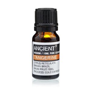 Frasco de aceite esencial de tangerina sobre fondo blanco