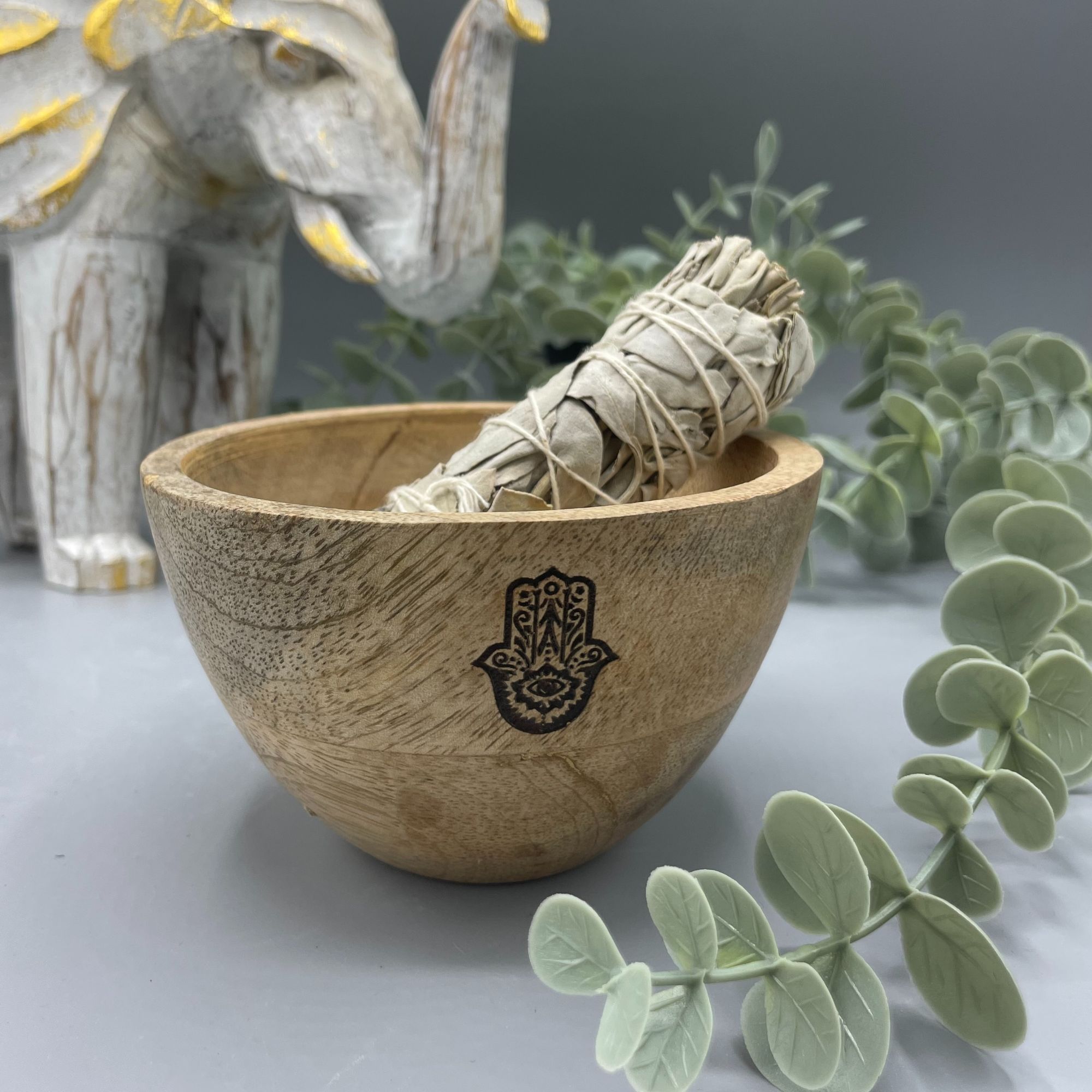 Cuenco de Madera para Ofrendas y Rituales - Hamsa - 11x7cm - Imagen 2