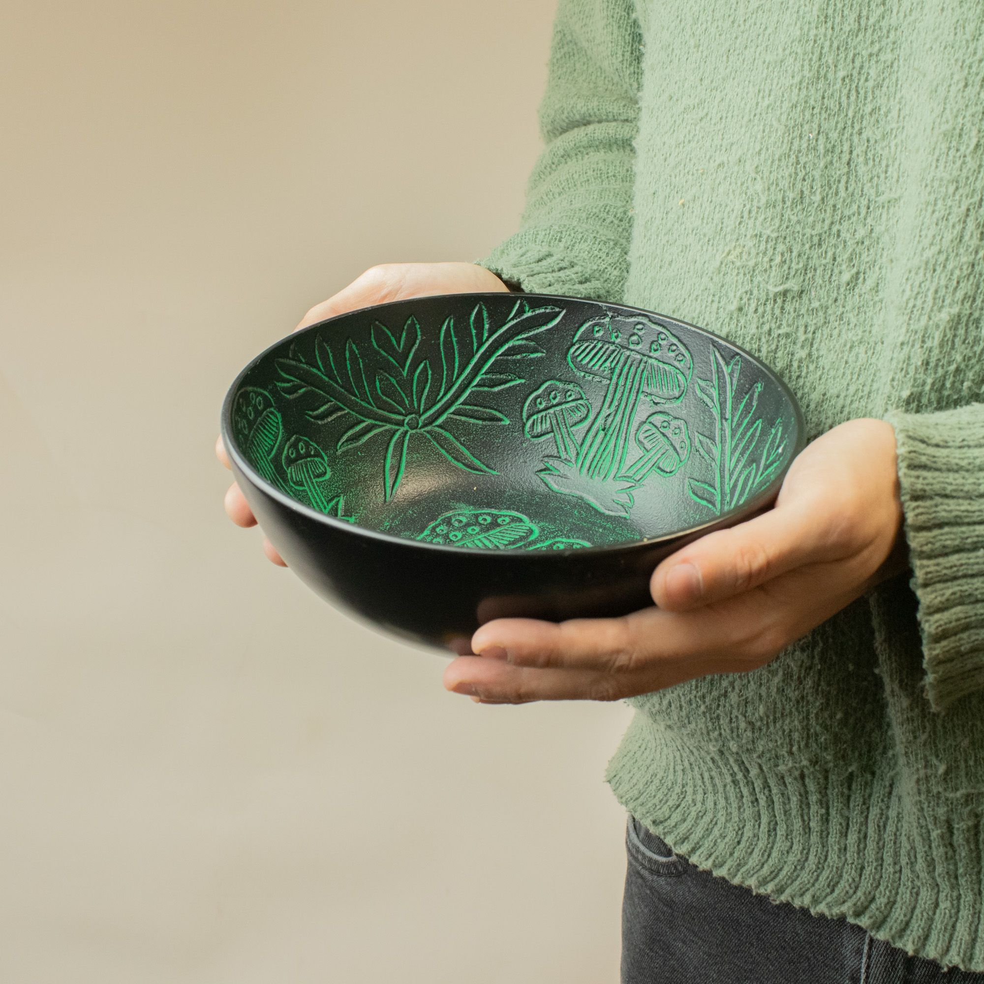 Cuenco tibetano de aluminio - hongo mágico - verde (20cm) - Imagen 3