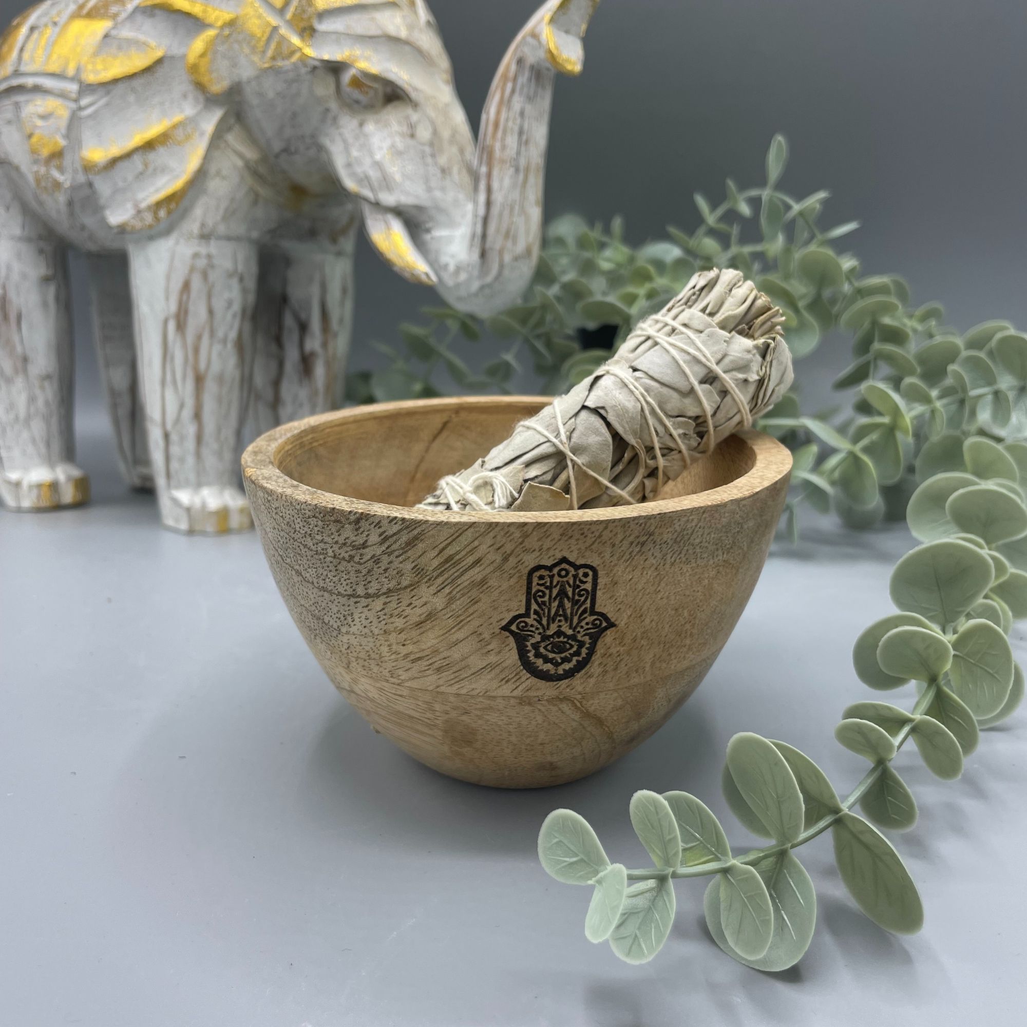 Cuenco de Madera para Ofrendas y Rituales - Hamsa - 11x7cm - Imagen 3