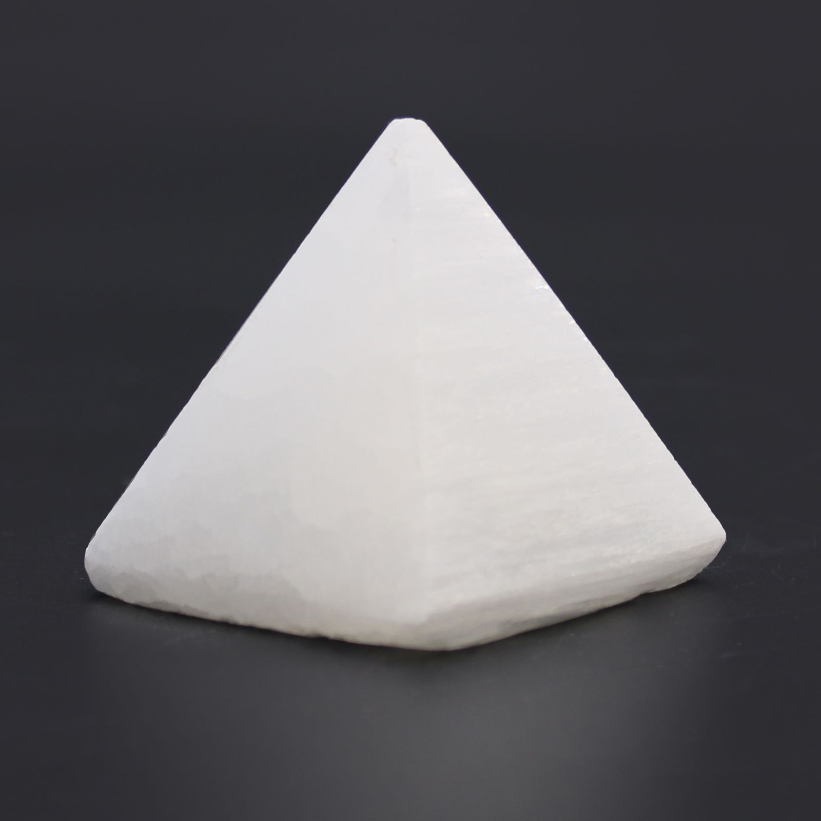 Pirámide de selenita - 5 cm