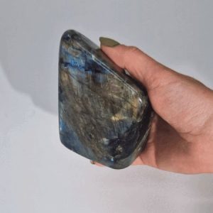 Piedras Grandes de Labradorita de Madagascar (aprox 635-750g 80-110mm)