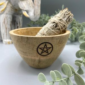 Cuenco de madera para ofrendas y rituales