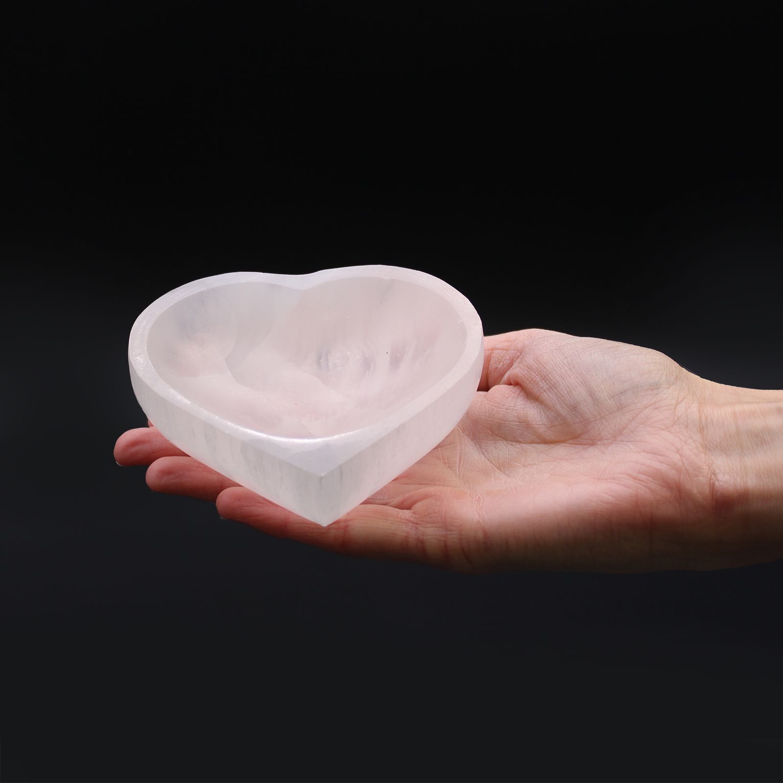 Cuenco de corazón de selenita - 10cm - Imagen 5