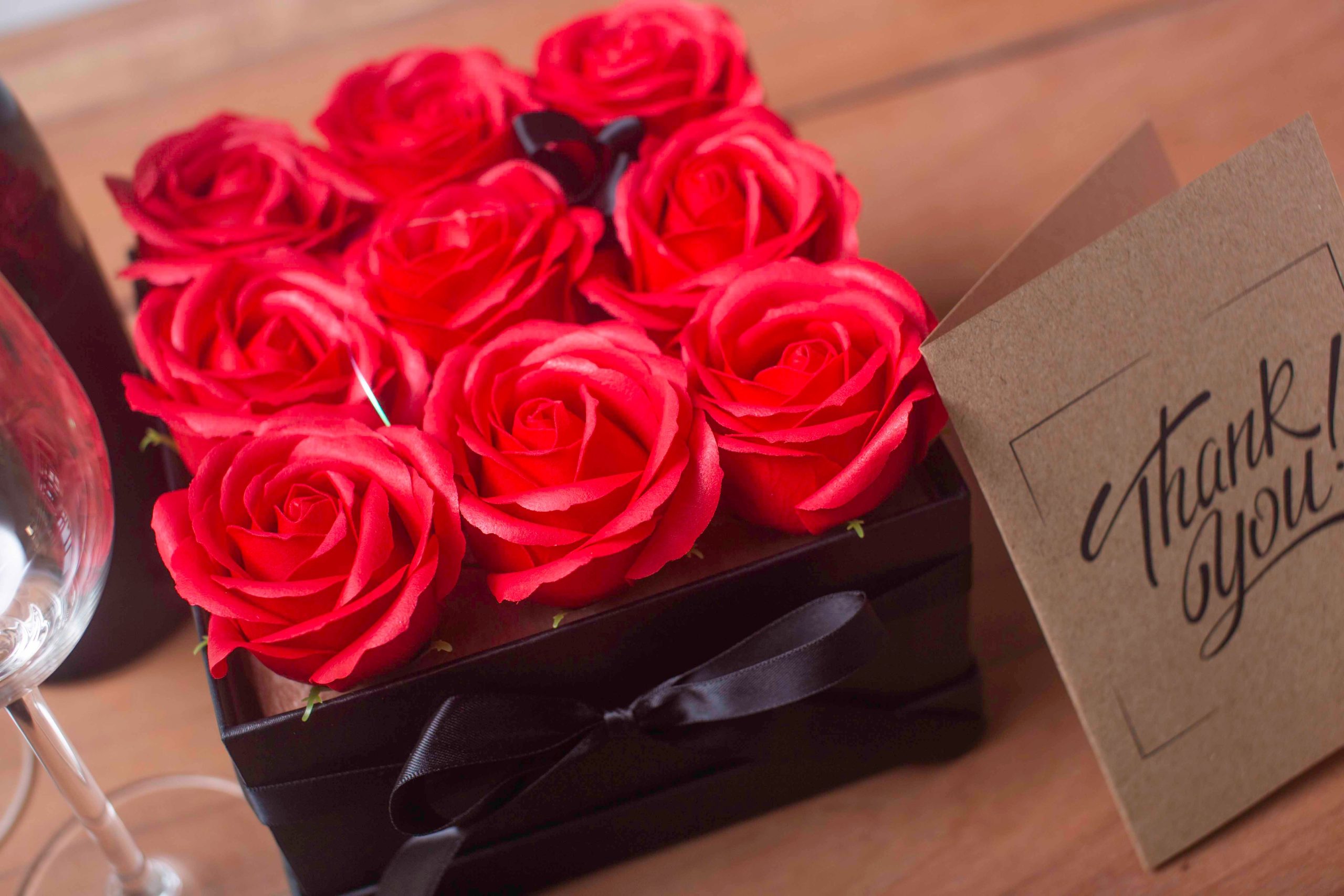 Caja de Regalo - Flor de Jabón 9 Rosas rojo - cuadrado - Imagen 3