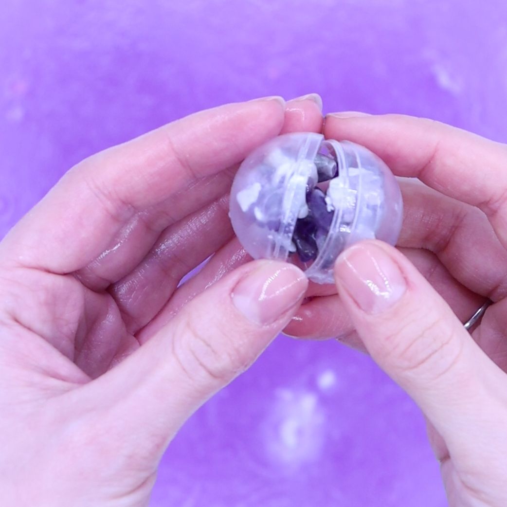 Bomba de baño con pulsera de gemas de sodalita - Imagen 3
