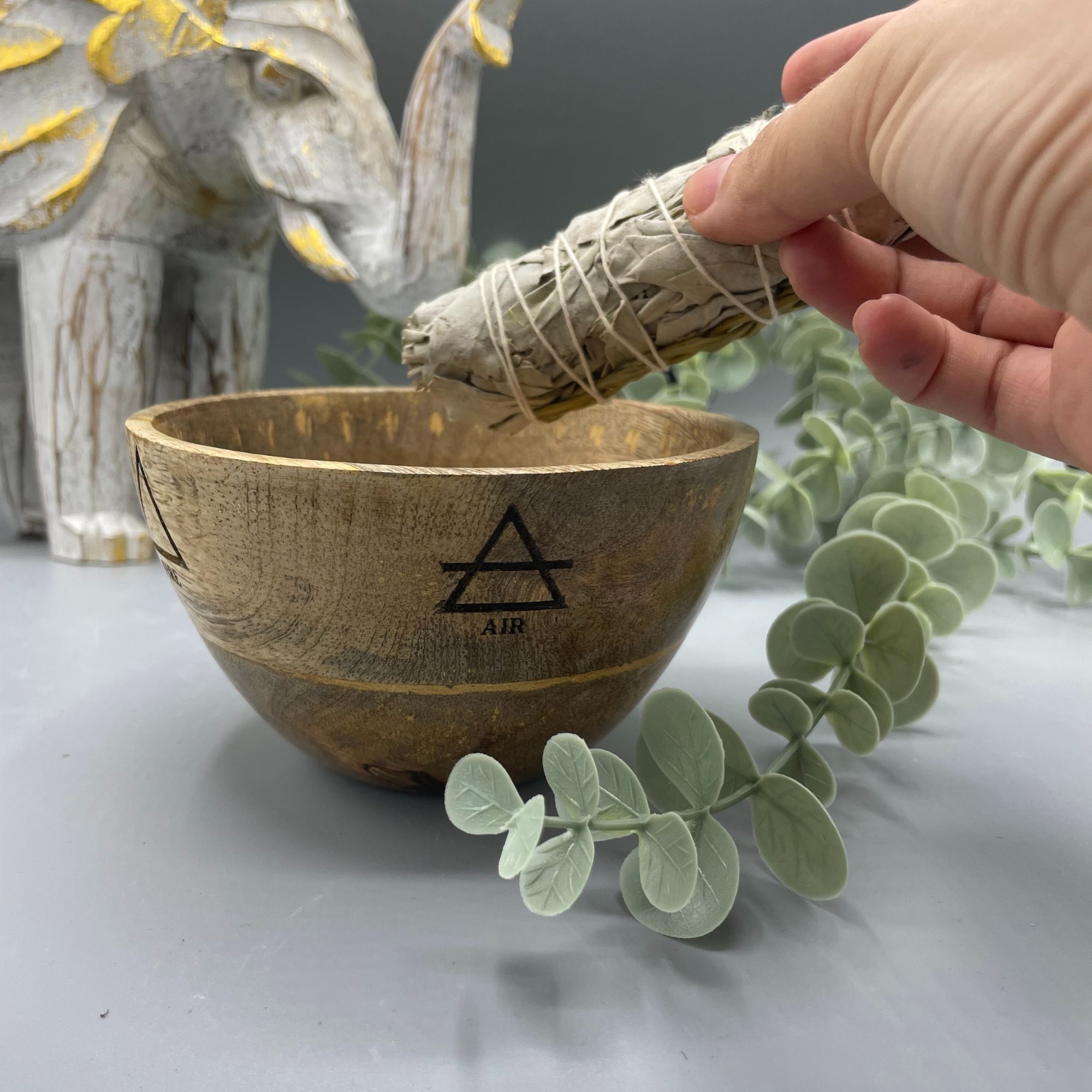 Cuenco de Madera para Ofrendas y Rituales - Los Cuatro Elementos - 11x7cm - Imagen 3