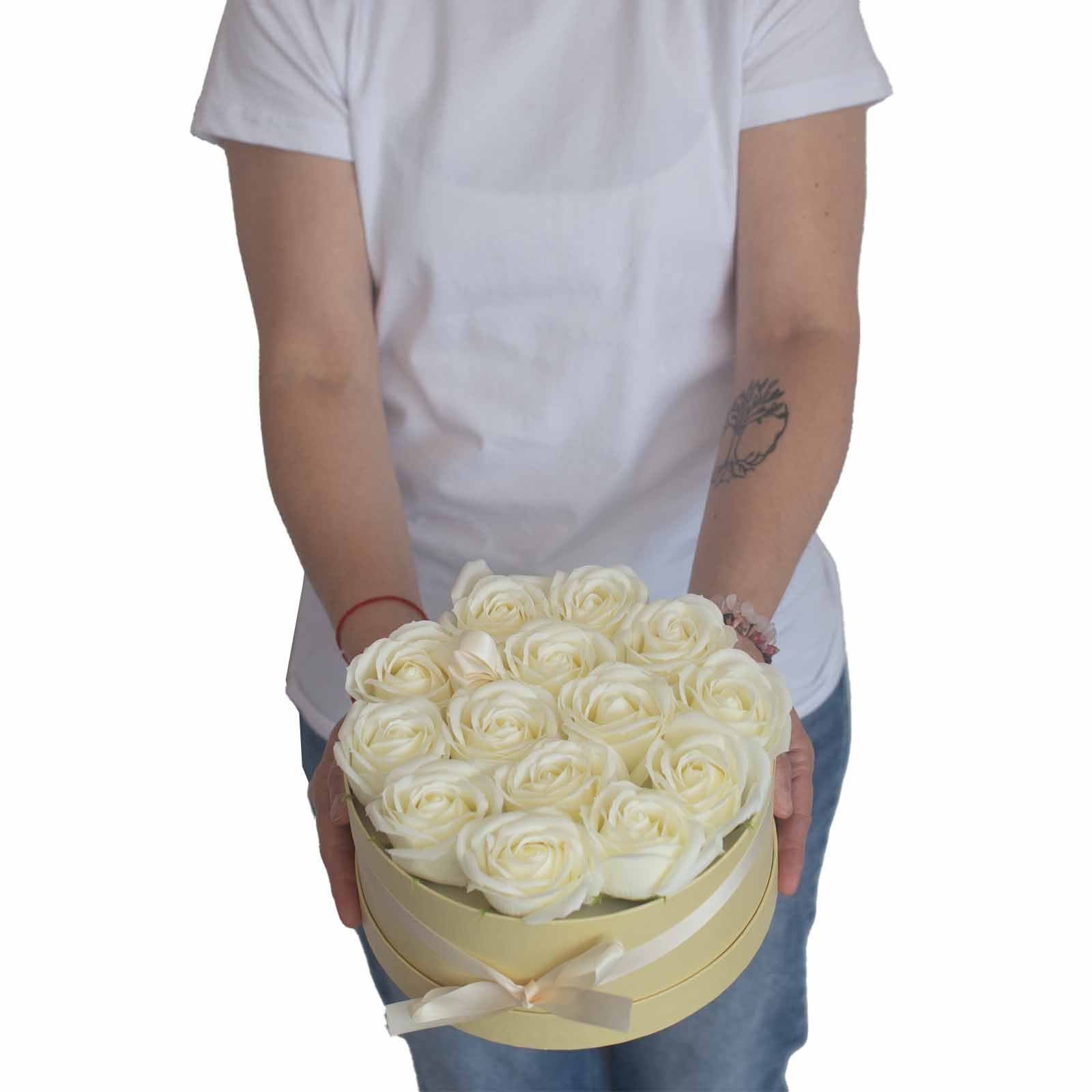 Caja de Regalo - Flor de Jabón 9 Rosas Crema - cuadrado - Imagen 8