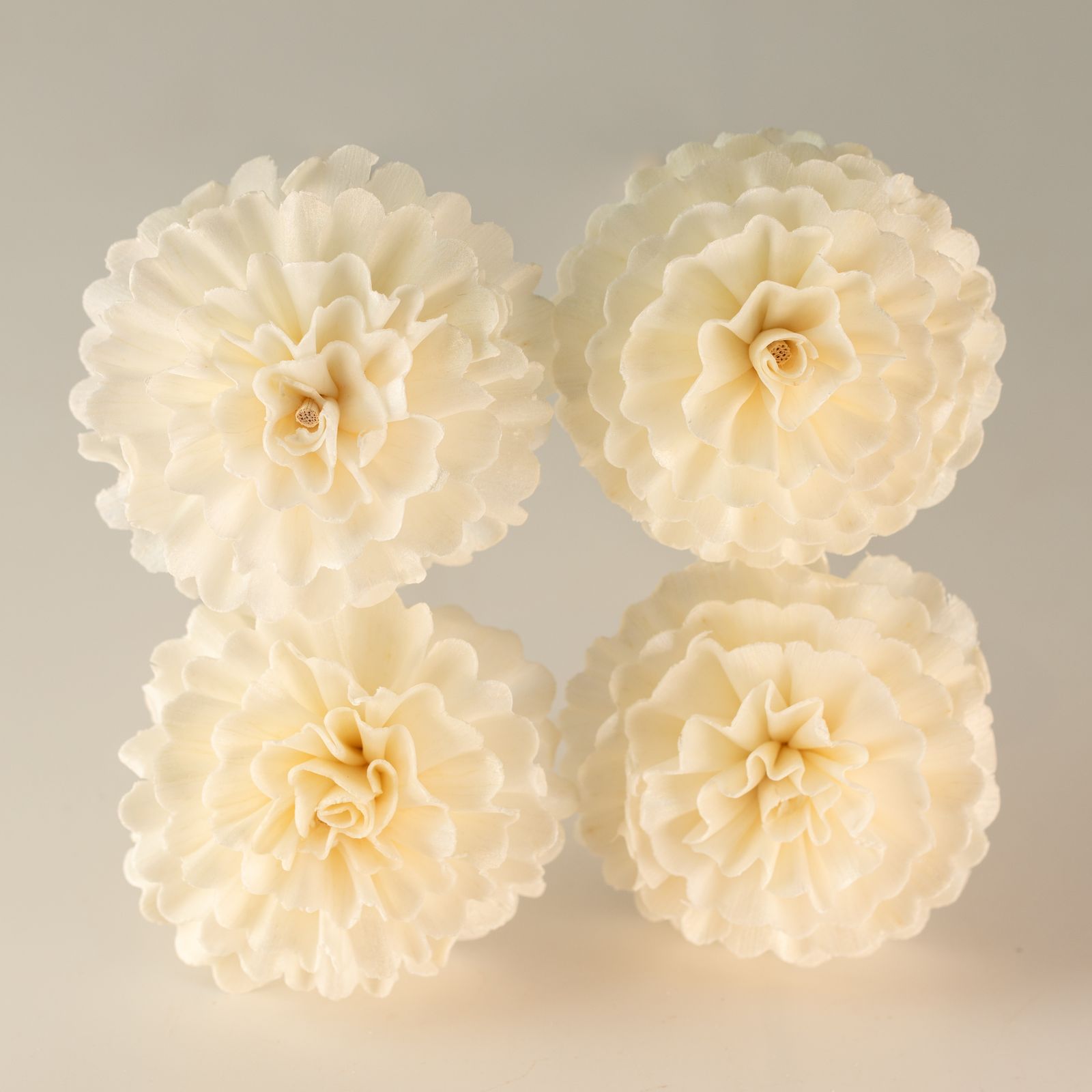 Flor Difusora de Madera Clavel Mediana – Pack de 4, En Caña - Imagen 3