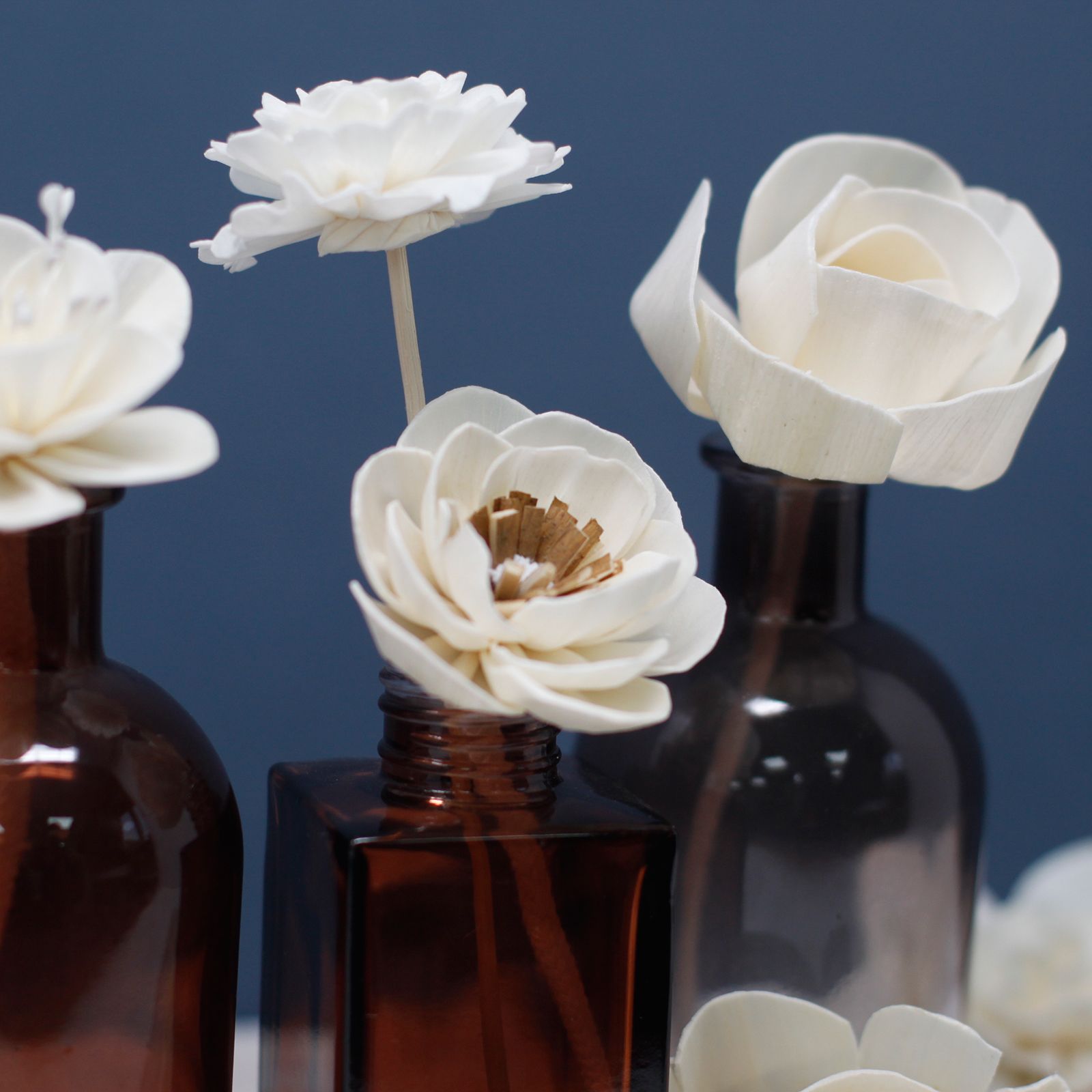 Flor Difusora de Madera Lirio Pequeña – Pack de 4, En Cordón - Imagen 5
