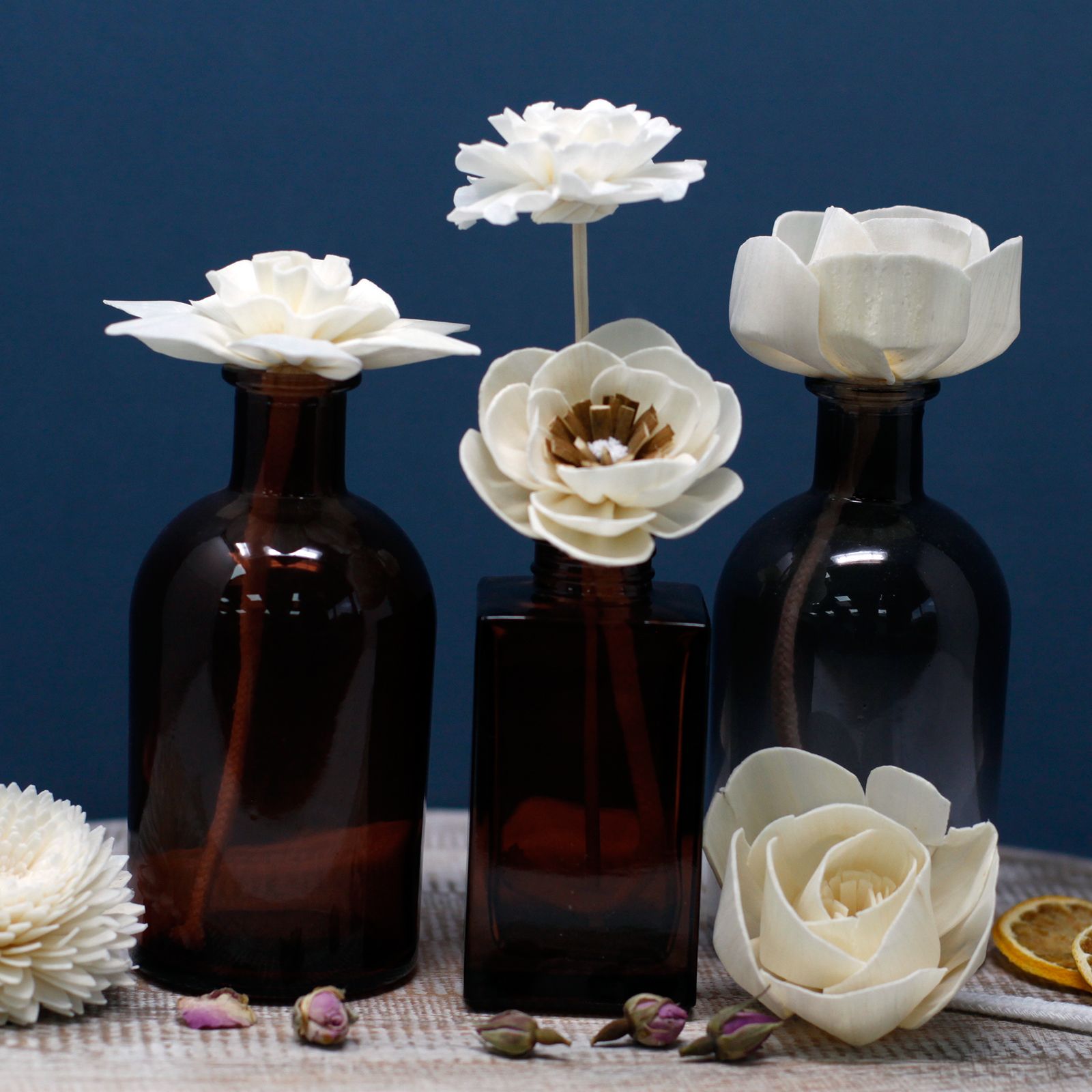 Flor Difusora de Madera Clavel Grande – Pack de 4, En Cordón - Imagen 4