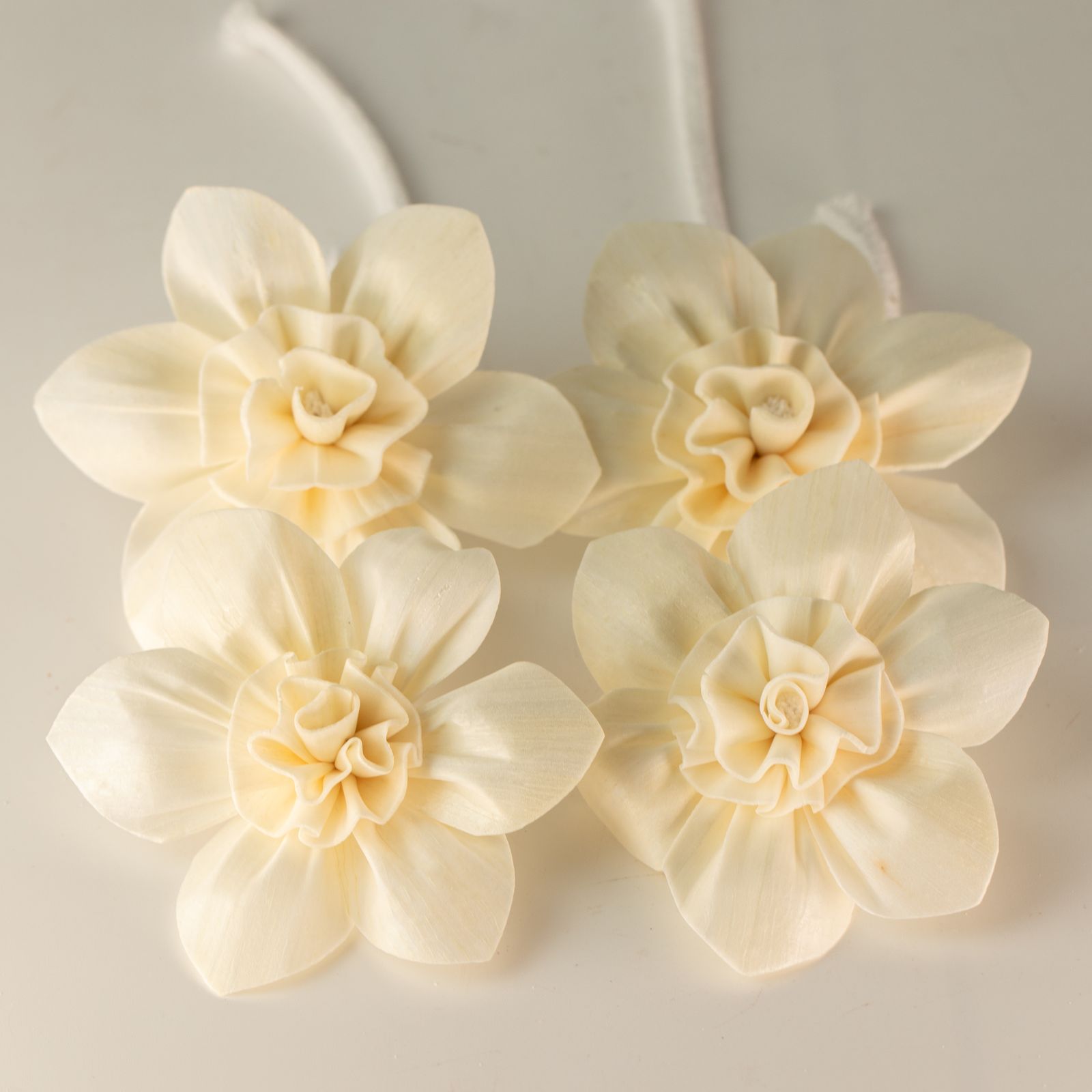 Flor Difusora de Madera Lirio Grande – Pack de 4, En Cordón - Imagen 8
